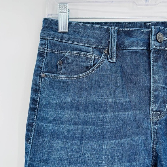 Laurie Felt Classic Stilletto with Floral Emroidery Step Hem - Picture 5 of 15